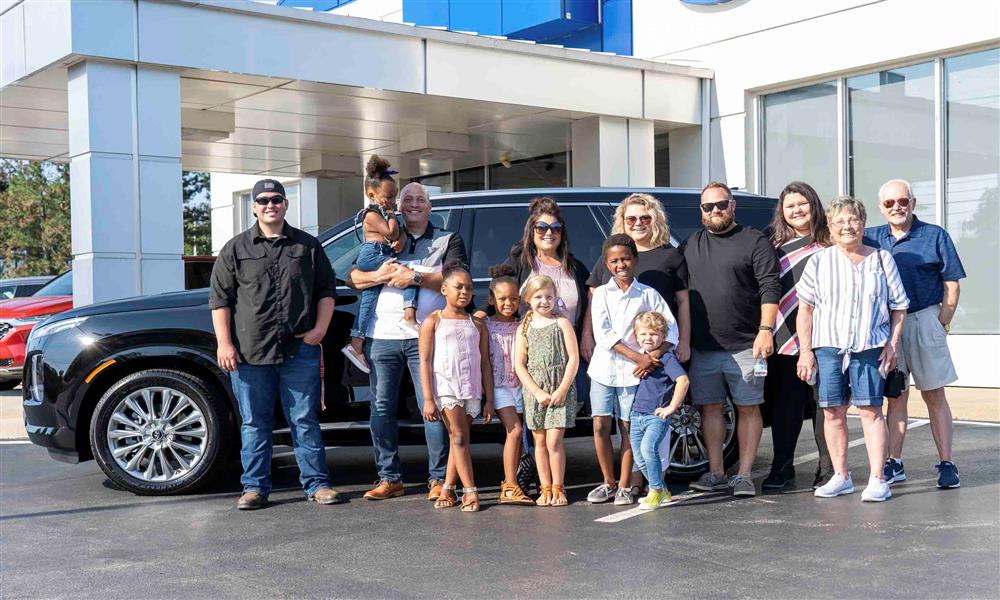 سيارة هيونداي هدية لعائلة أمريكية