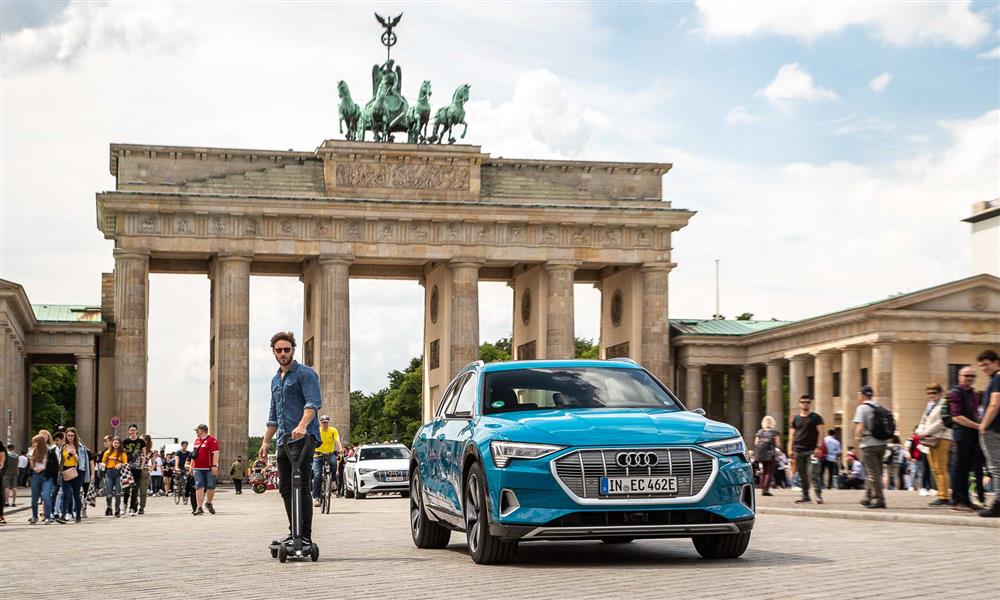 سكوتر أودي  e-tron