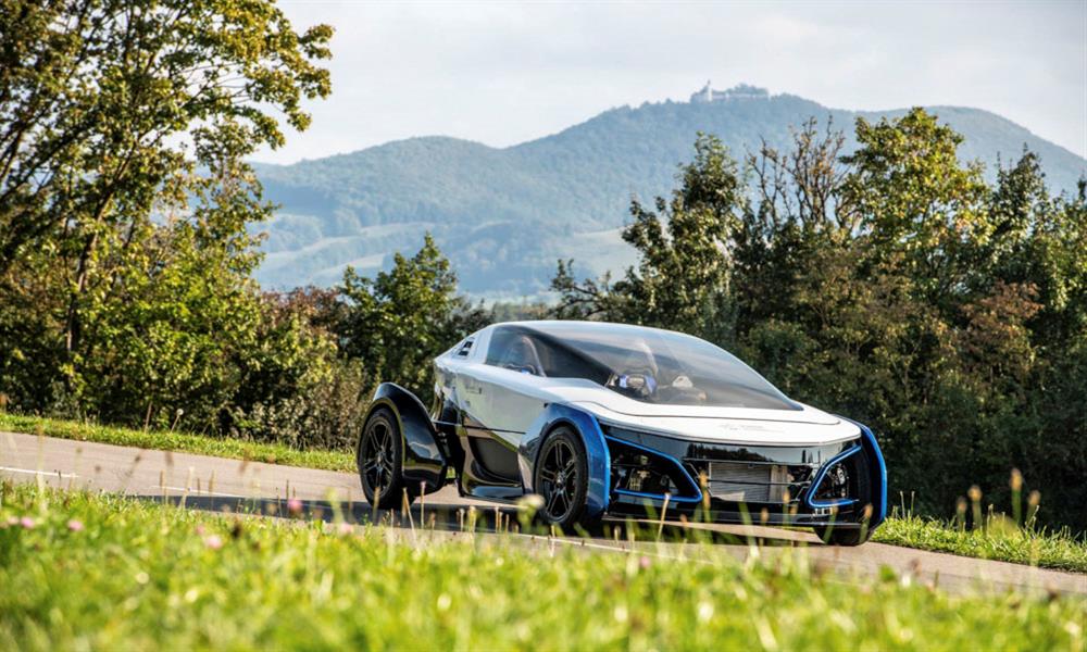 سيارة مركز الطيران والفضاء الألماني بالطاقة الهيدروجينية  (2)