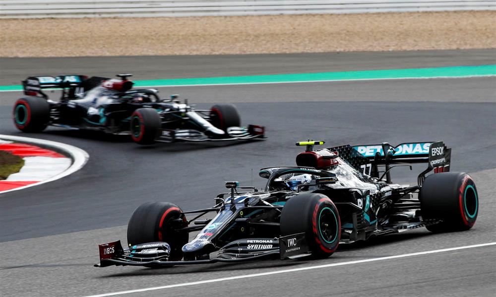 لويس هاميلتون سائق فريق مرسيدس