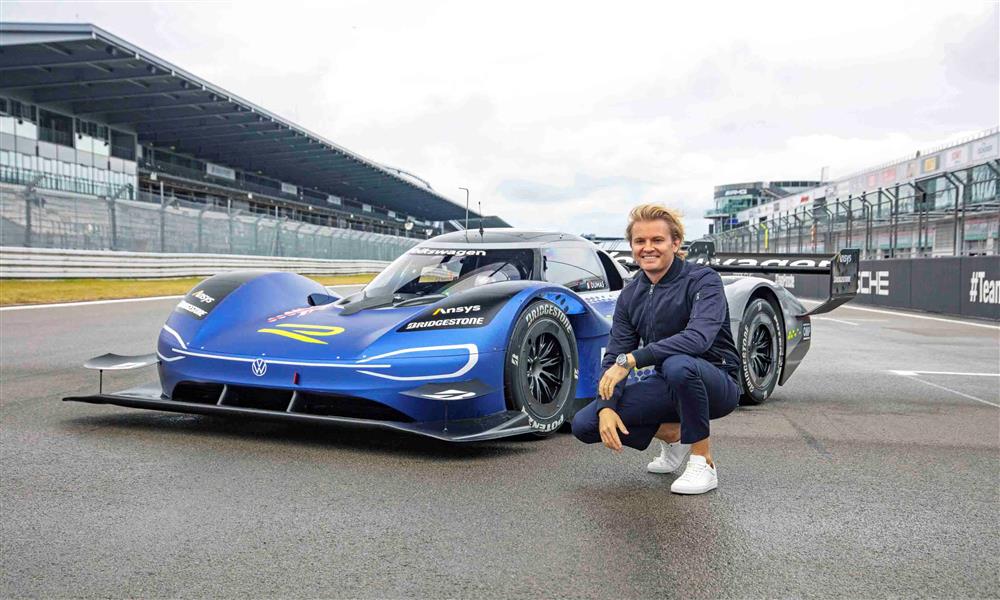 نيكو روزبيرج يختبر فولكس فاجن ID.R