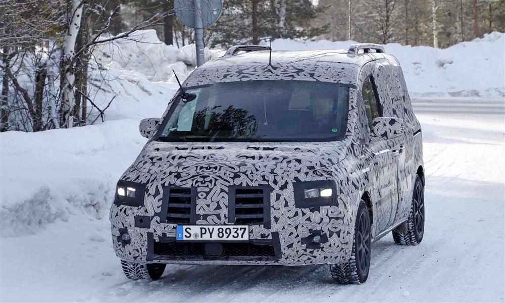 لقطات تجسسية للجيل القادم من مرسيدس سيتان أثناء الاختبار 