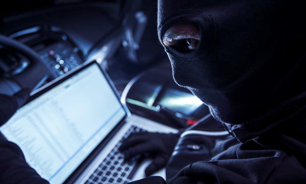 قرصان معلومات