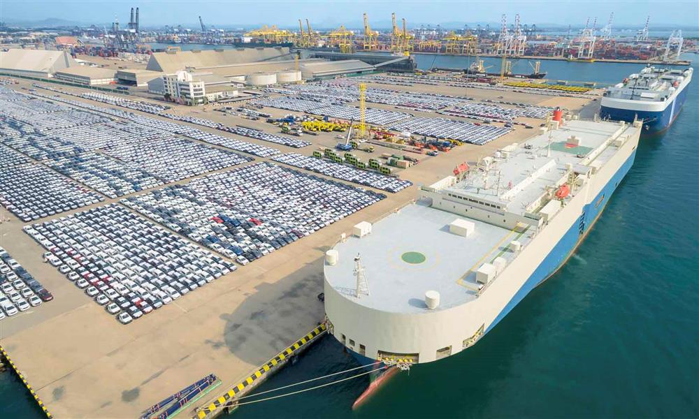 سفينة نقل سيارات