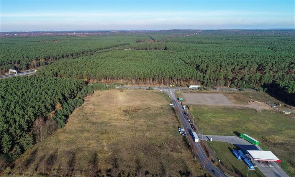 موقع بناء مصنع تسلا بـ ألمانيا