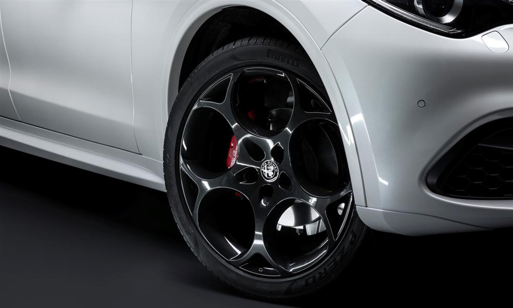 ألفا روميو ستيلفيو فيلوتشي تي أي  (5)