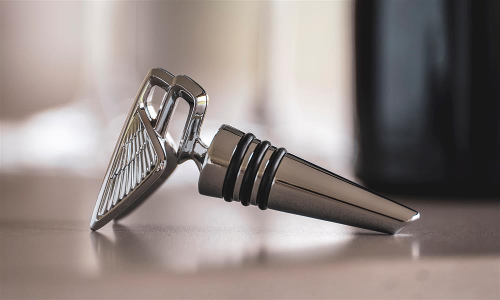 مجموعة منتجات بنتلي احتفالًا بإطلاق فلاينج سبير  (1)