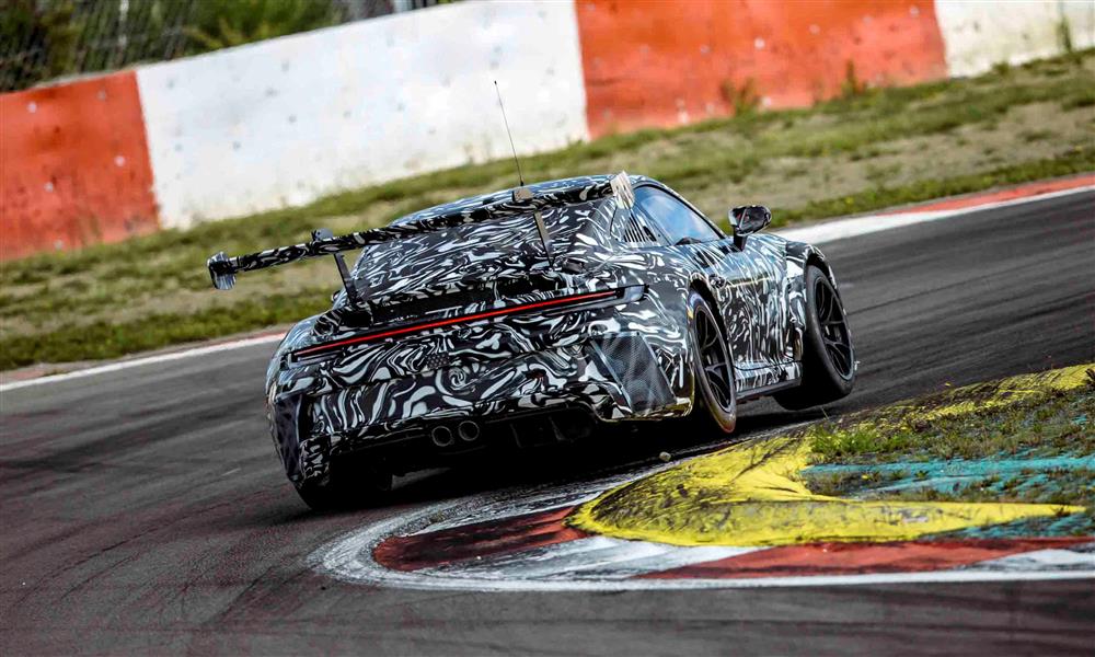 بورشه تختبر 911 GT3 Cup الجديدة 