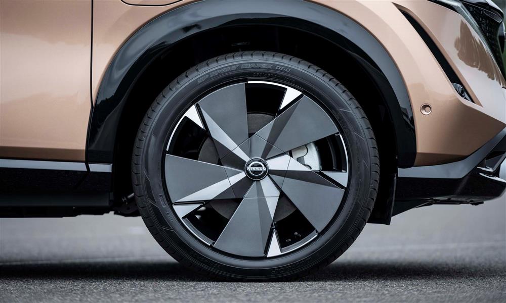 نيسان آريا الكهربائية