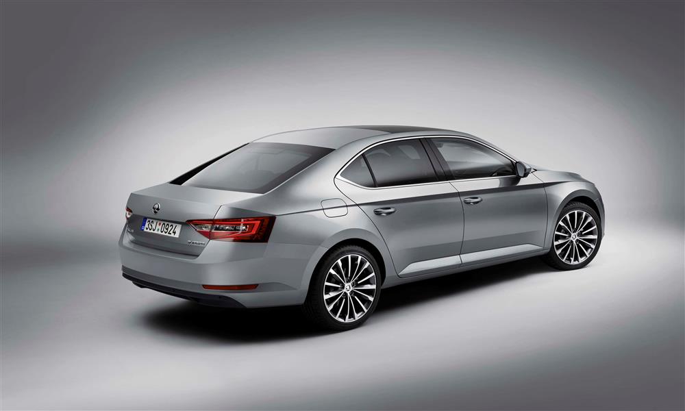 مسيرة سكودا سوبيرب عبر ٤ أجيال – صور