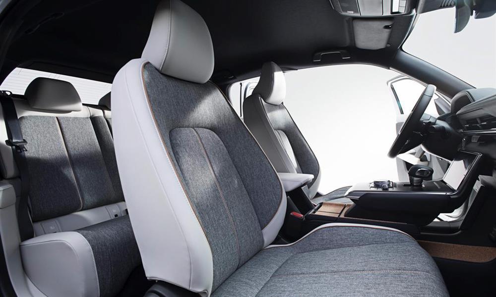 مازدا MX-30  (10)