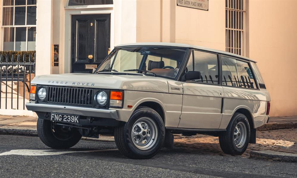 رينج روفر الكلاسيكية تعود للحياة عبر شركة بريطانية