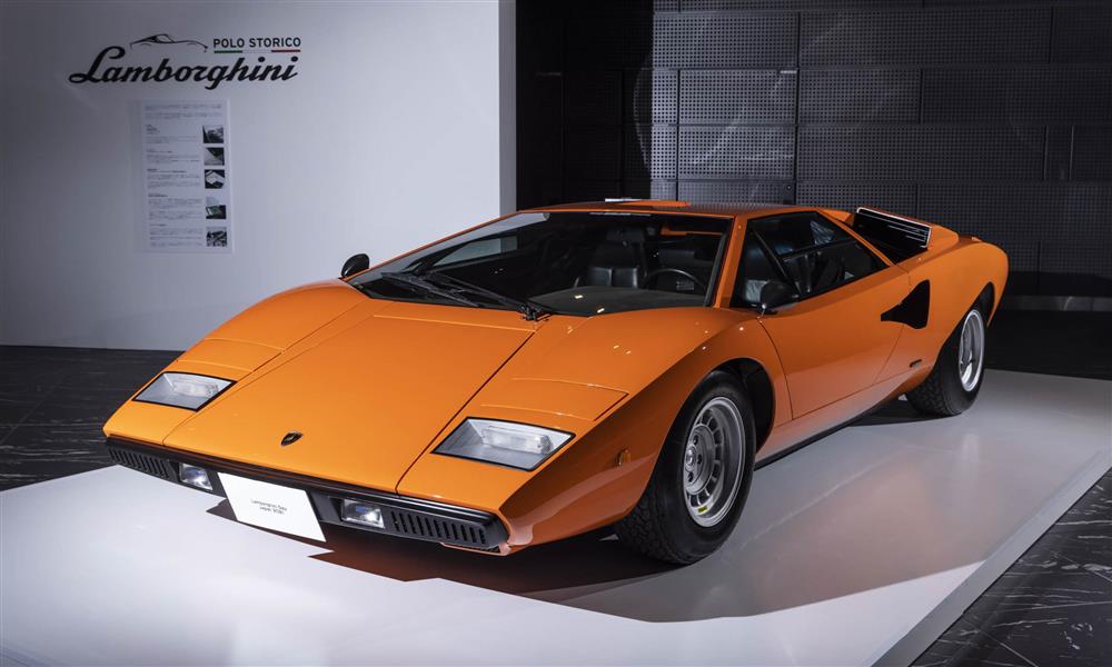 سيارات لامبورجيني باليابان تحيي الذكى الـ 50 لـكونتاش  (2)