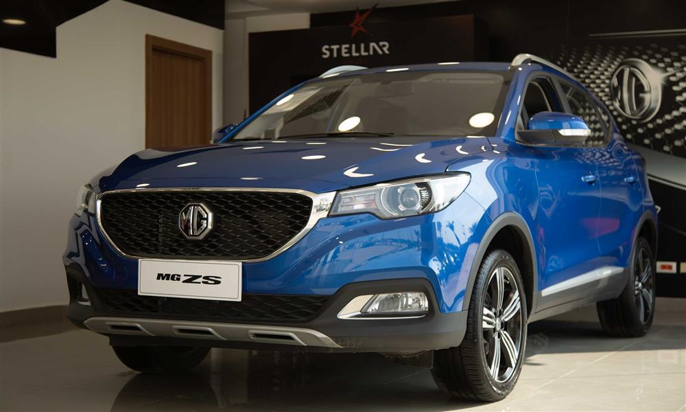 بدء تطبيق قرار ملصق حماية المستهلك في معارض السيارات  (3)