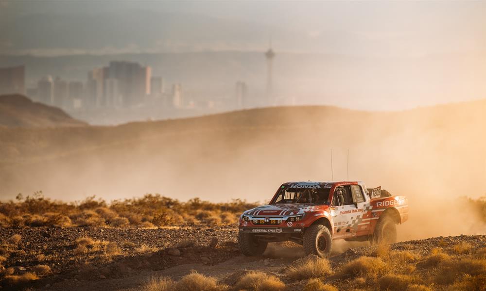 شاهد هوندا ريدجلاين التي دفعت فريق الشركة للفوز بسباق BAJA 1000