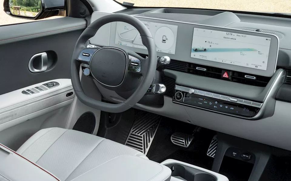 هيونداي أيونيك 5