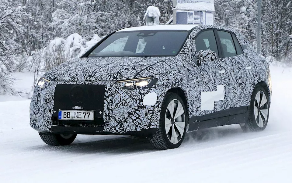 صور تجسسية تكشف مرسيدس EQE SUV