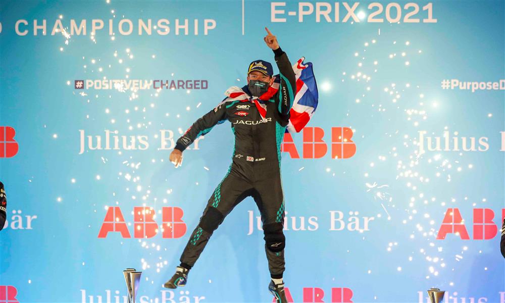 سام بيرد سائق فريق جاجوار ريسينغ بالفورمولا E