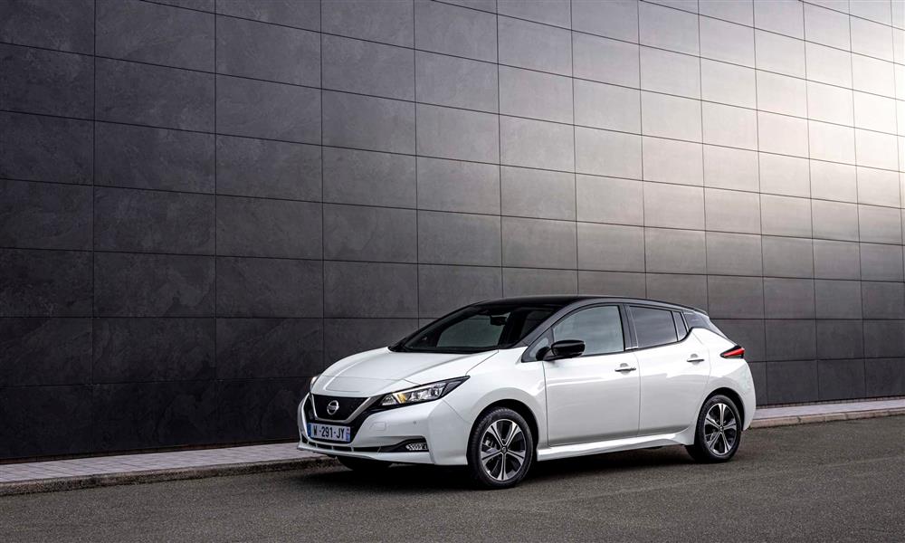 إصدار LEAF10 من نيسان ليف  (1)