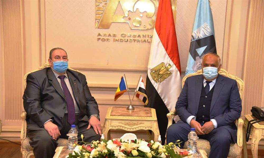 الهيئة العربية للتصنيع تبحث مع سفير رومانيا التعاون في مجال السيارات الكهربائية