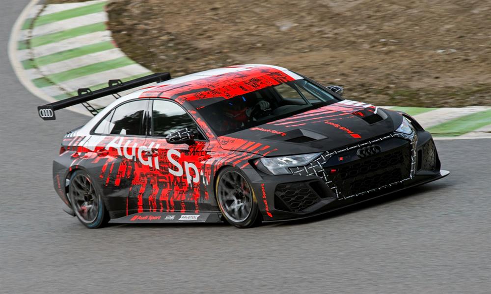 أودي تطلق RS3 LMS الجديدة المخصصة للسباقات