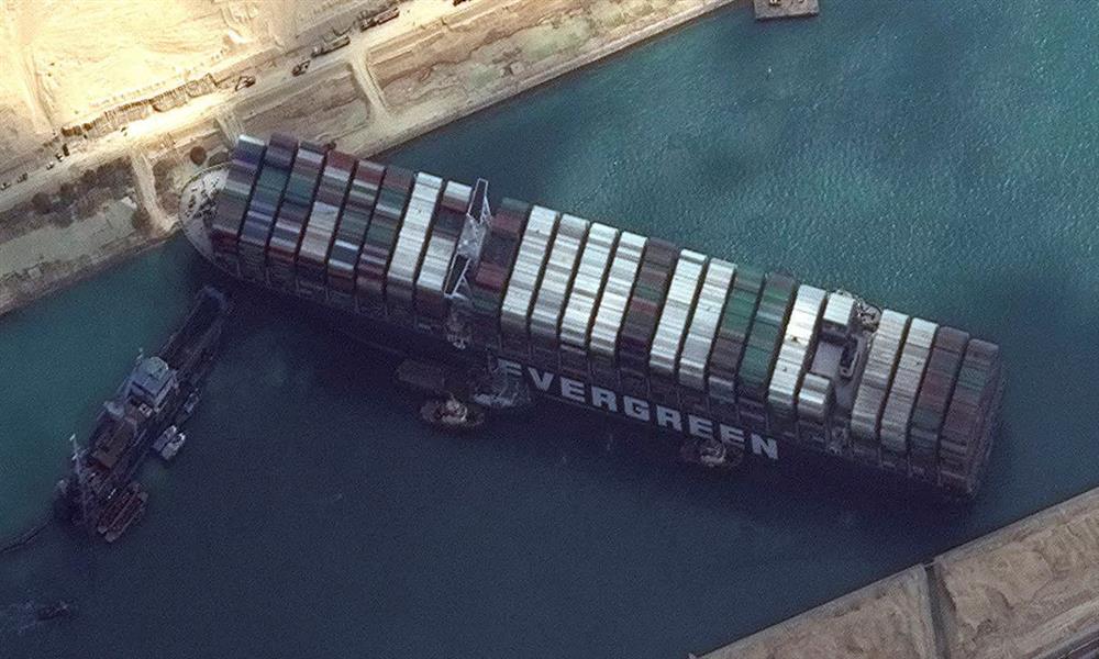 صور علوية لأزمة قناة السويس