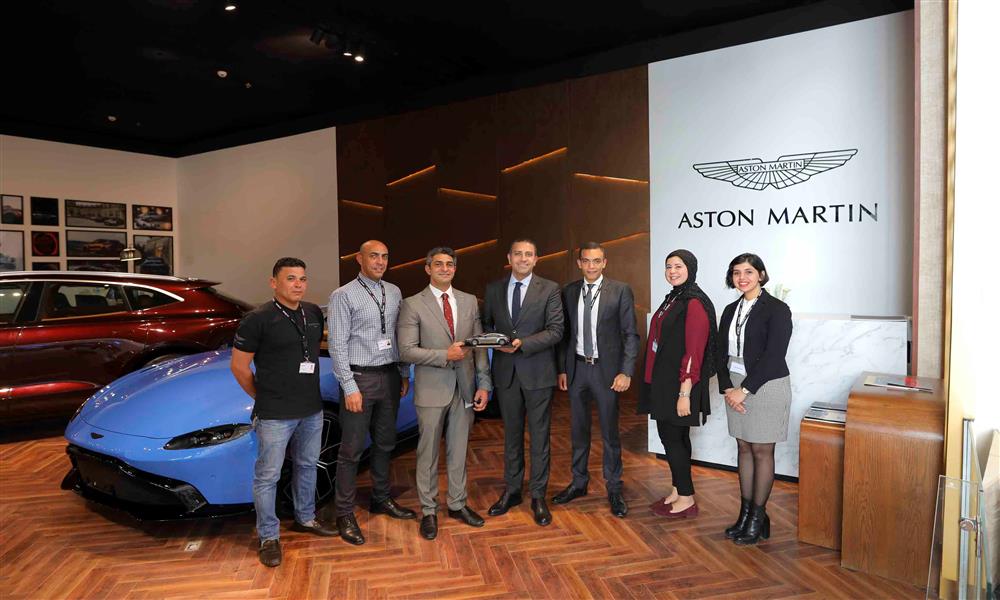 عز العرب للسيارات تفوز بجائزة التطور لأستون مارتن (1)