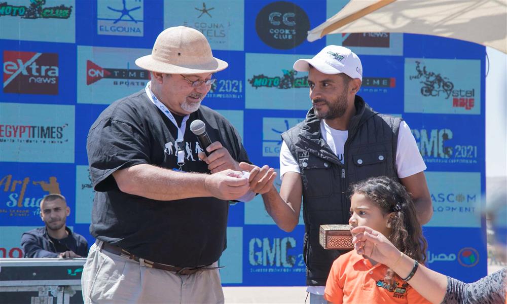 منظمو بطولة الجونة الدولية للموتوكروس يقسمون منافسات فئة ٤٥٠ سي سي لجولتين