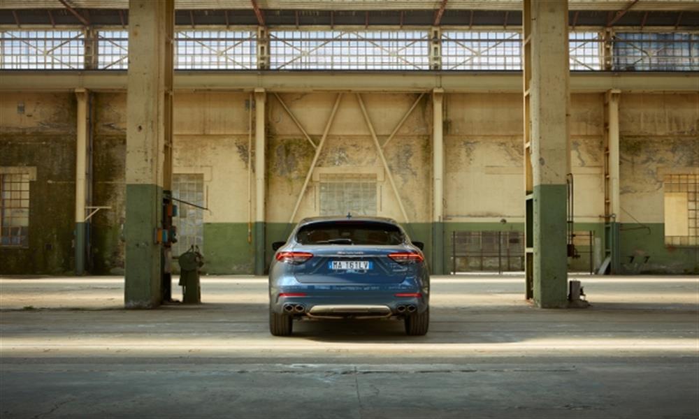 17908-MaseratiLevanteHybrid02