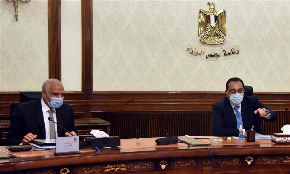 رئيس الوزراء يتابع أعمال رفع كفاءة الطرق بمحافظة الجيزة (1)