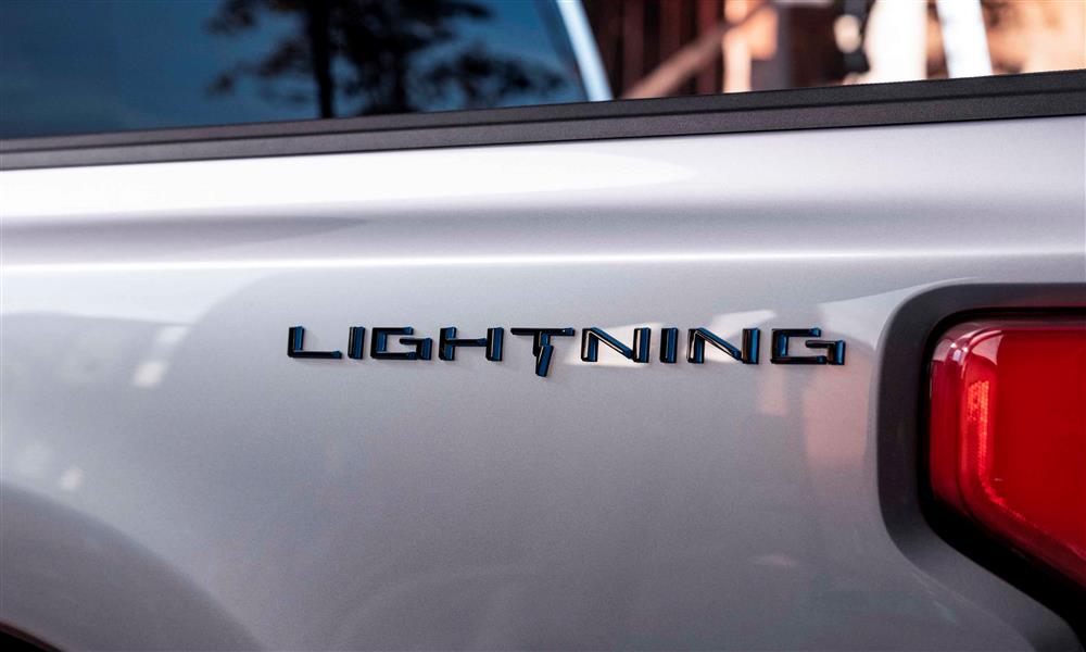 لمحة من تصميم فورد F-150 Lightning الكهربائية