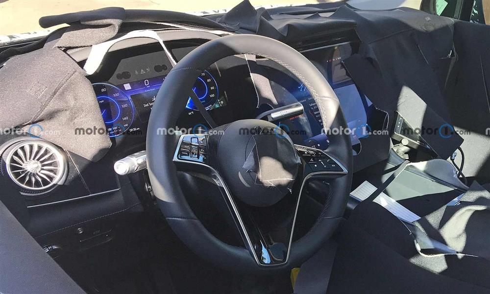 صور تجسسية تكشف مرسيدس EQS SUV