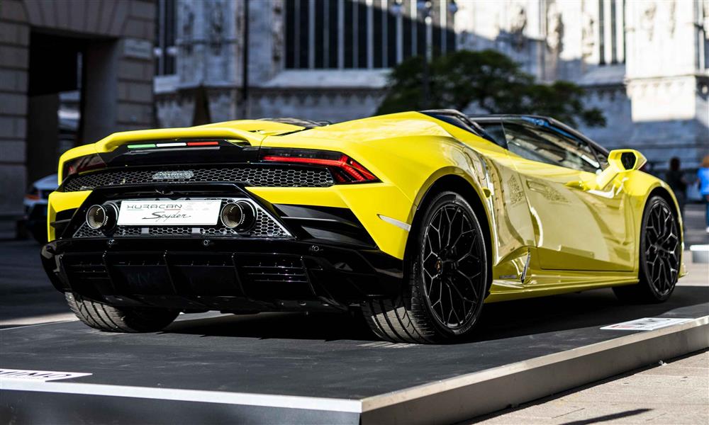 لامبورجيني تتواجد بمعرض ميلان مونزا - صور