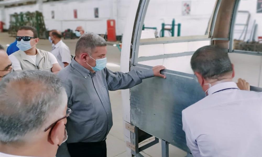 توفيق يتفقد منتجات جديدة لـ«الهندسية للسيارات»  (1)