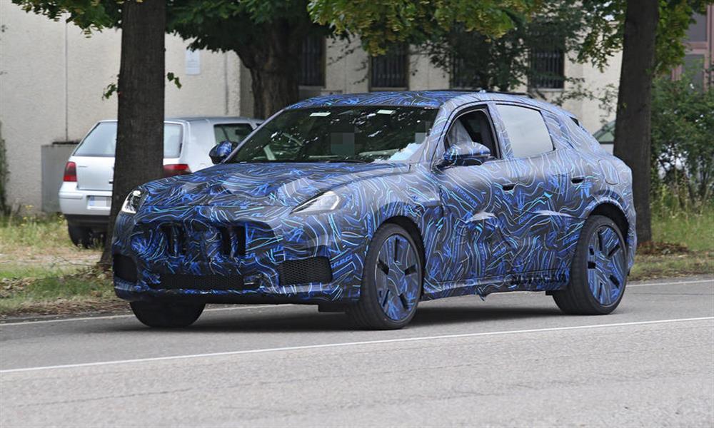 سيارة مازيراتي SUV جديدة تنكشف بصور تجسسية