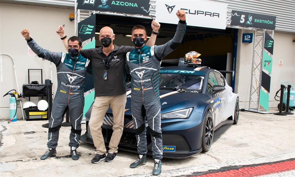 فوز كوبرا بأول سباق للسيارات الكهربائية السياحية