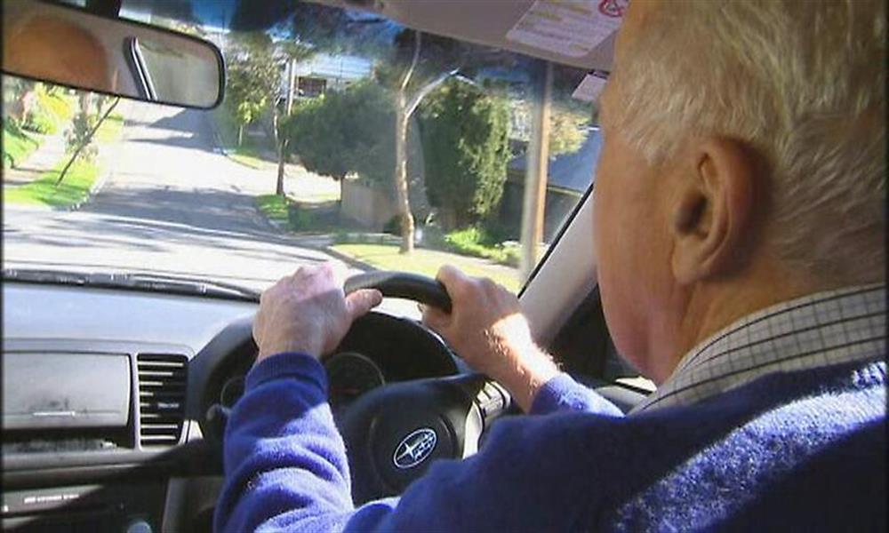 قيادة السيارة لكبار السن