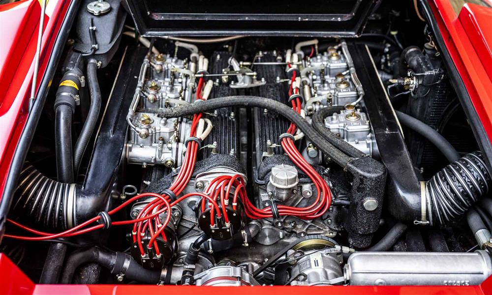 لامبورجيني تستعرض نسخ Countach