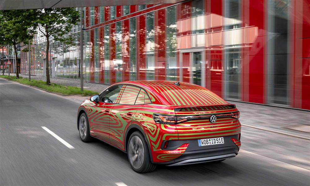 فولكس فاجن تستعرض نموذج ID5 GTX – صور و تفاصيل