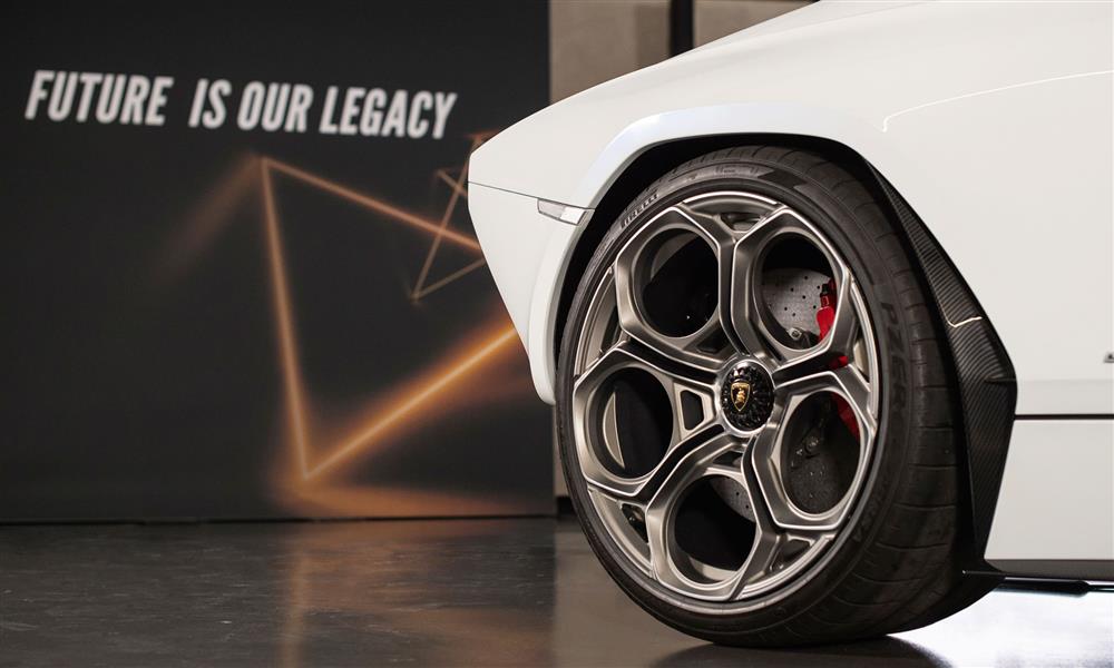 لامبورجيني كونتاش بنسخة عصرية حديثة – صور و تفاصيل