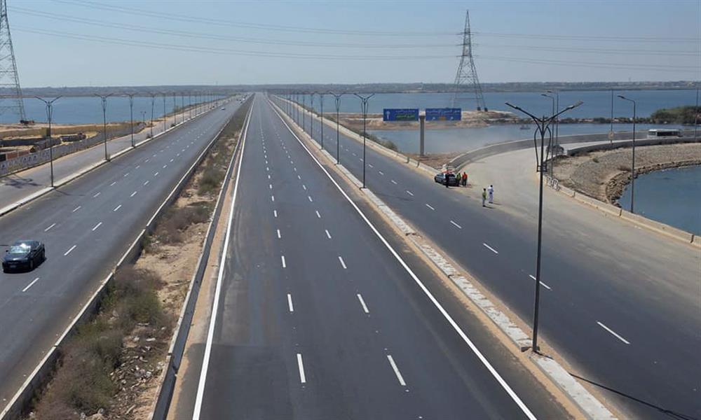 رئيس الوزراء يتفقد أعمال تطوير محور التعمير (2)