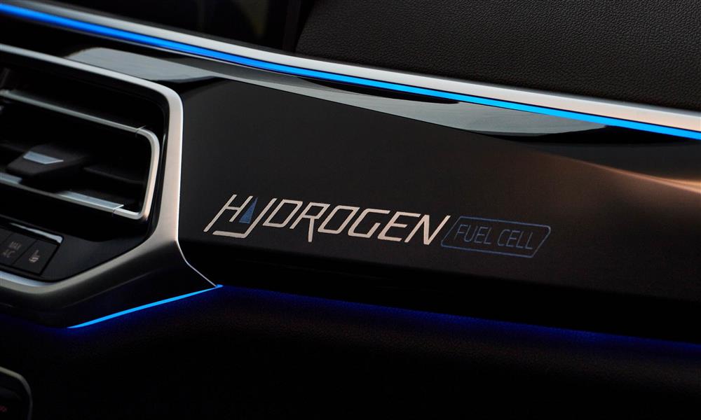 بي إم دابليو تستعرض iX5 العاملة بالهيدروجين – صور و تفاصيل