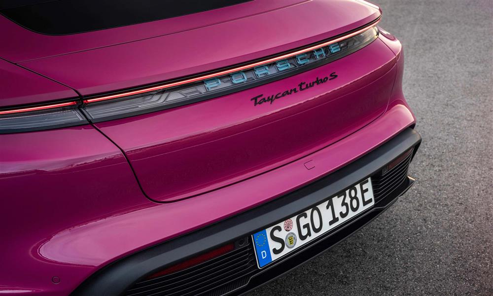 تحديثات لبورشه تايكان– صور و تفاصيل