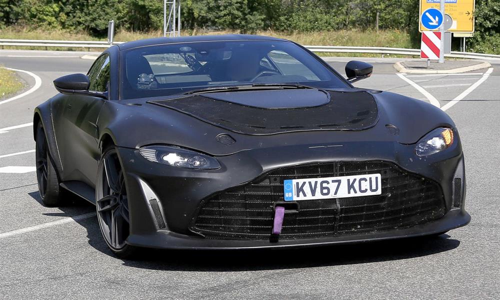 أستون مارتن فانتج بمحرك V12 