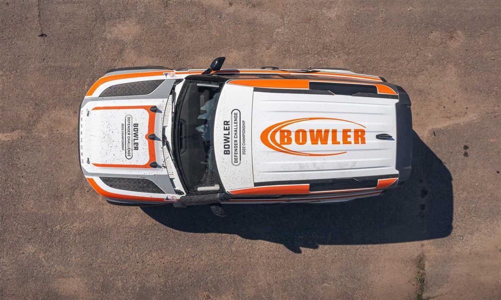 لاند روفر ديفيندر بنسخة مخصصة للرالي – صور و تفاصيل