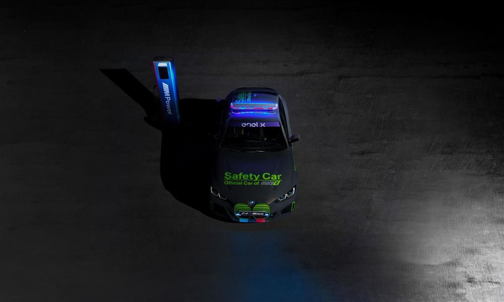 بي إم دابليو i4 تنطلق لتأمين سباقات الدراجات النارية MotoE