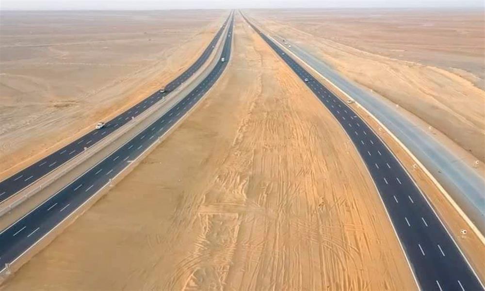المرحلة الأولى من تطوير طريق الصعيد الصحراوي الغربي (1)