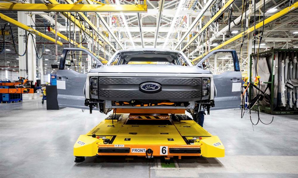 فورد تستعد لبدء إنتاج F-150 الكهربائية (1)