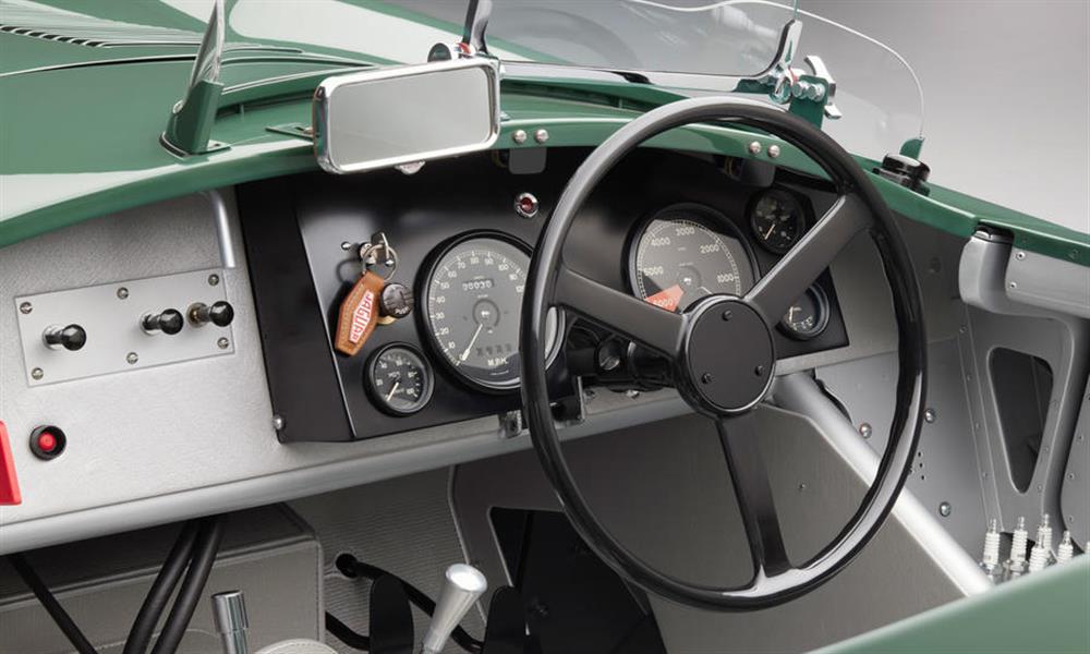 جاجوار تعيد بناء C-TYPE – صور