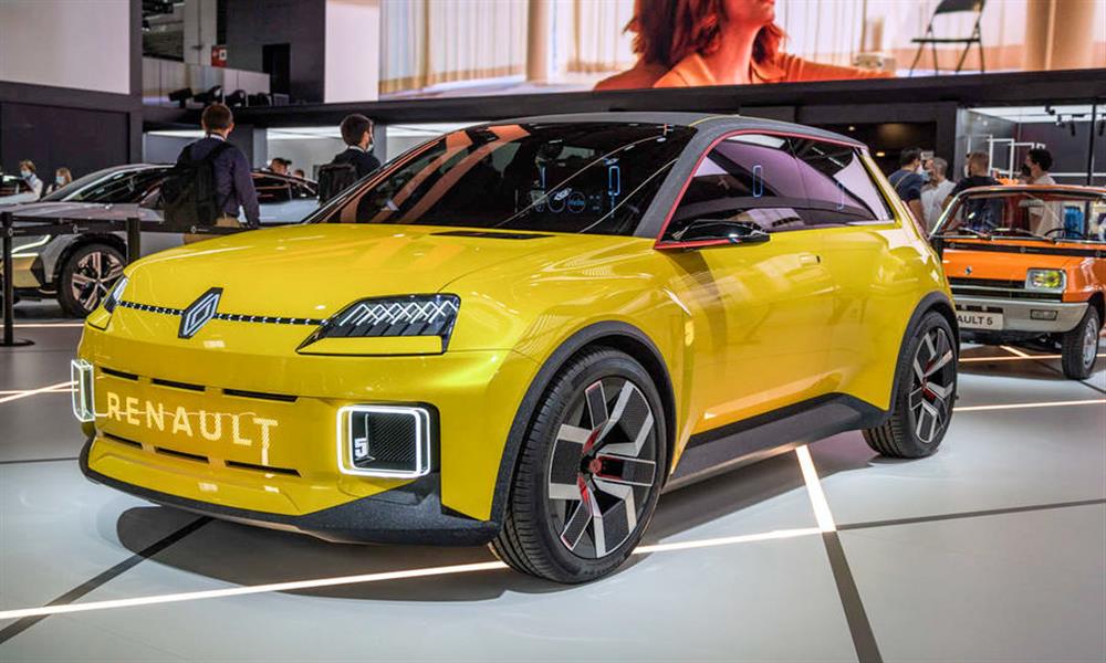 رينو ٥ تعود للحياة بنسخة كهربائية